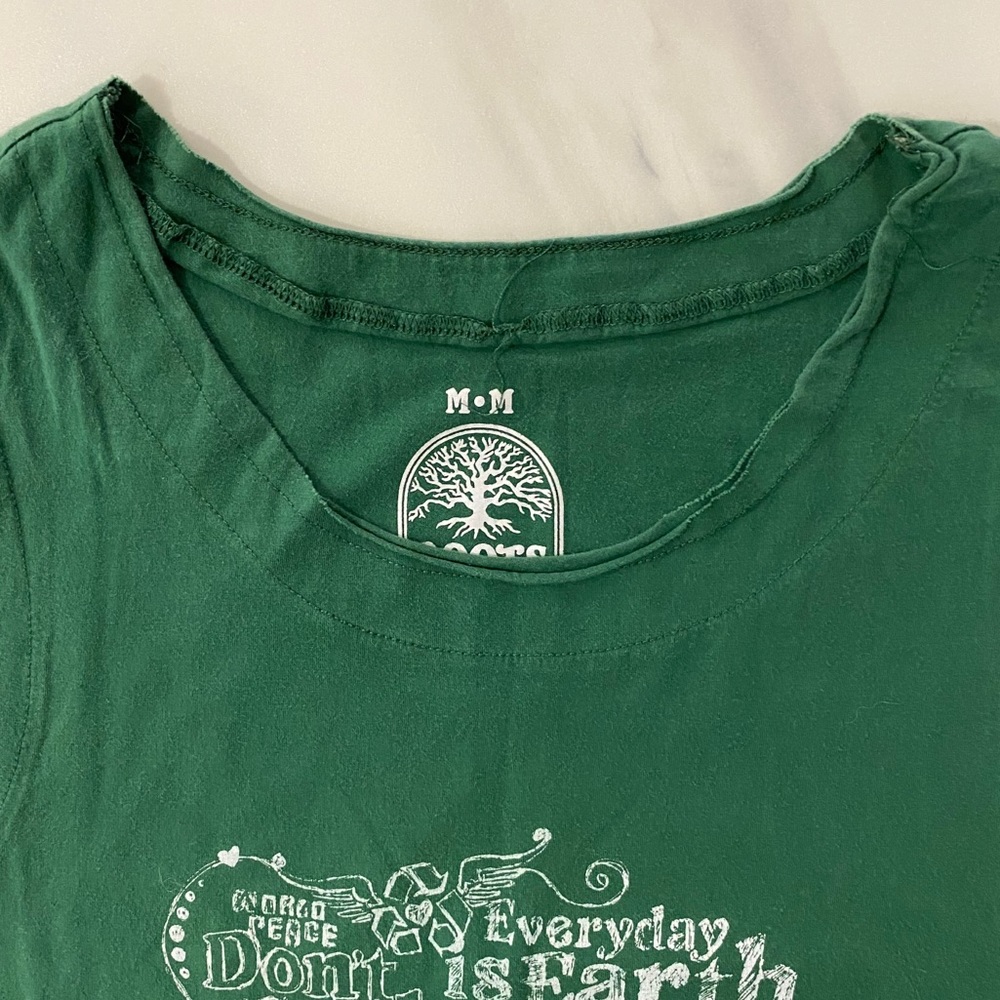 🛍3/$35🛍 Roots Earth Day Sleeveless T-shirt - Picture 4 of 4